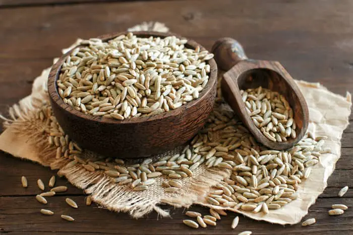 A bowl or rye grains.