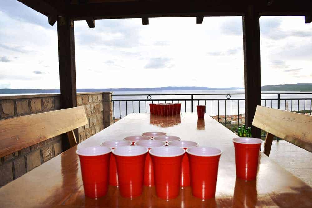 How to play beer pong